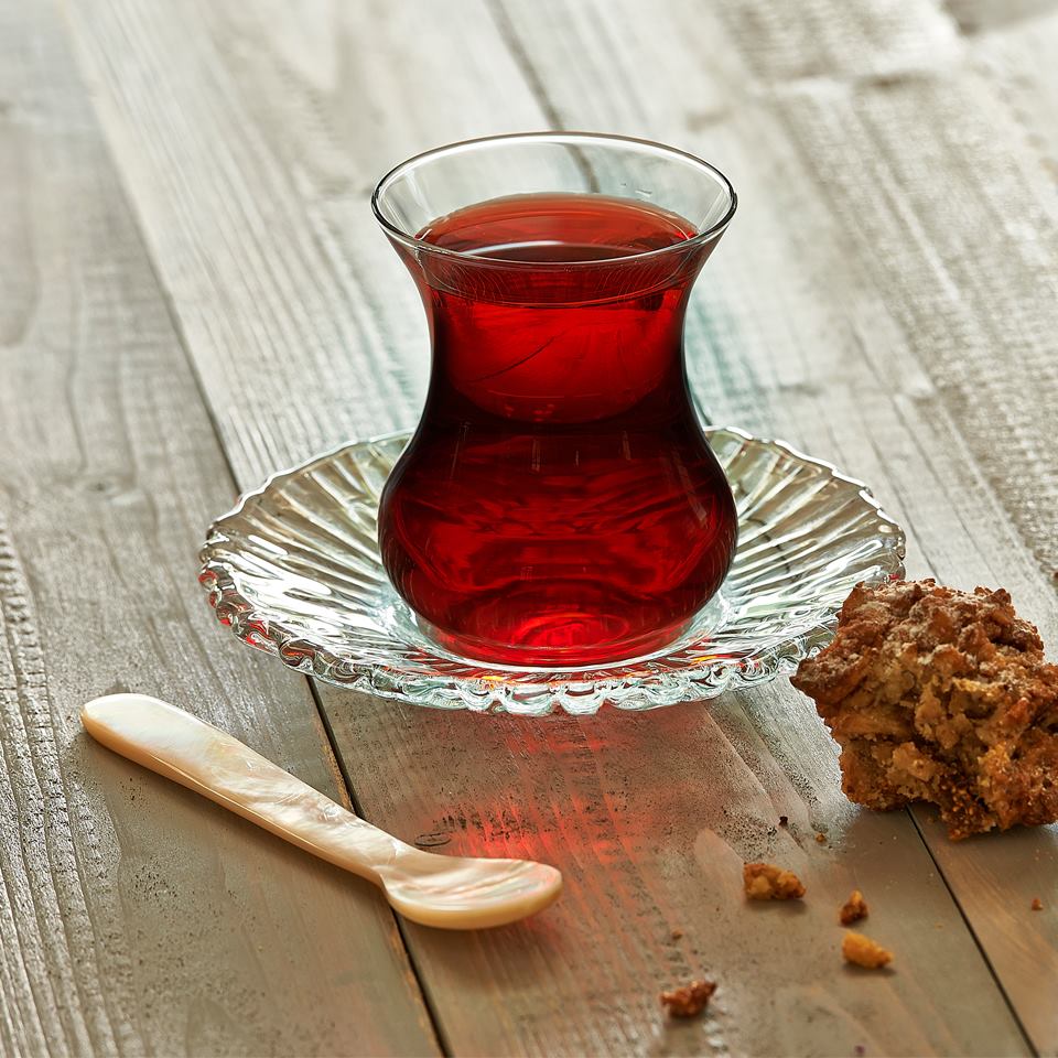 Pasabahce Aurora theeglazen set met onderzetters 12-delig