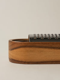 Rvs Ring rasp met acacia houten opvangbakje