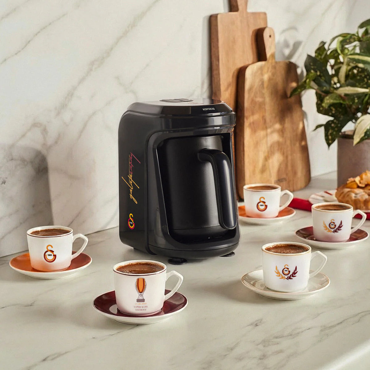 Karaca x Galatasaray Turkse Koffiemachine | Melkfunctie + Clublied