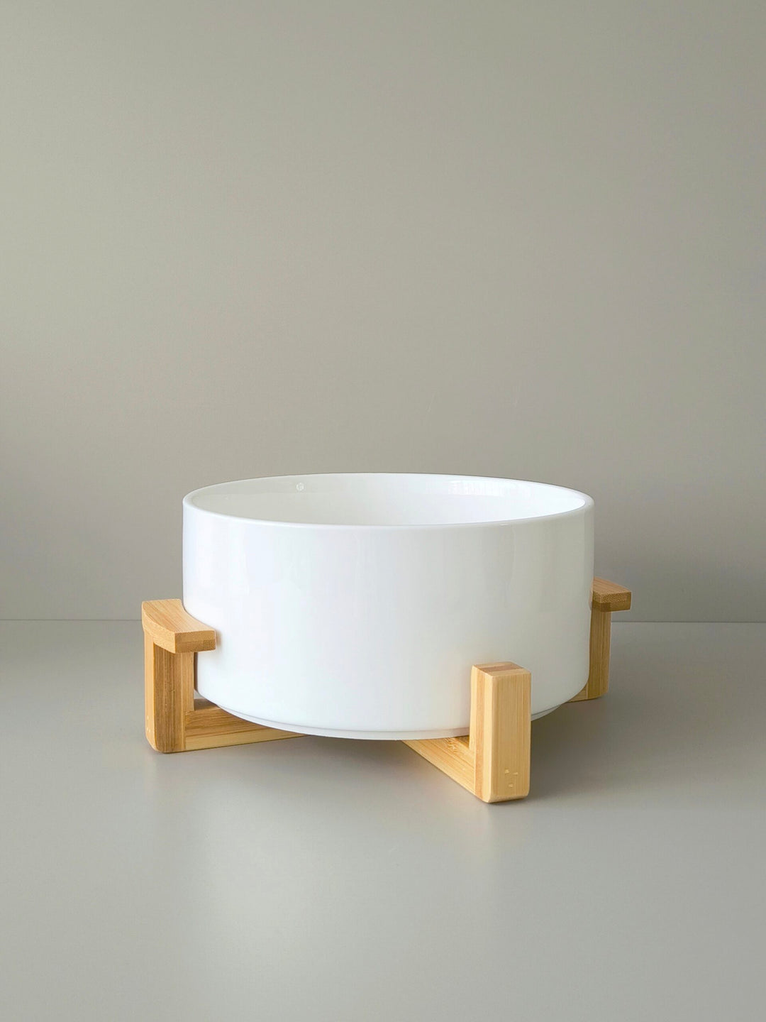 Saladekom met bamboe onderstel | porselein | 21,6 cm