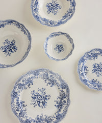 Vintage porseleinen serviesset met bloemen design