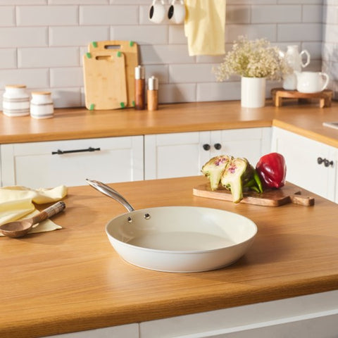 Karaca Swiss Crystal Almond Cream Koekenpan 32cm