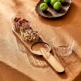 Acacia houten serveerplank met 3 glazen kommen