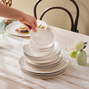 Karaca Streamline Rubicon 24-delige serviesset voor 6 personen | wit