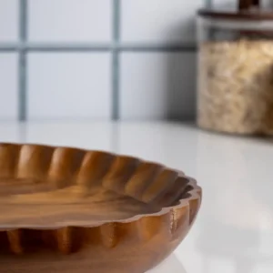 Acacia houten serveerschaal geribbeld | 25 cm