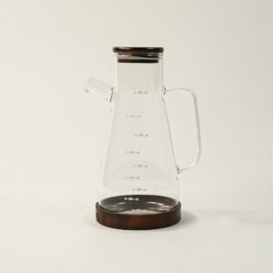Kesten glazen oliefles met acacia deksel en houder | 900 ml