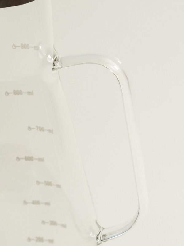 Kesten glazen oliefles met acacia deksel en houder | 900 ml
