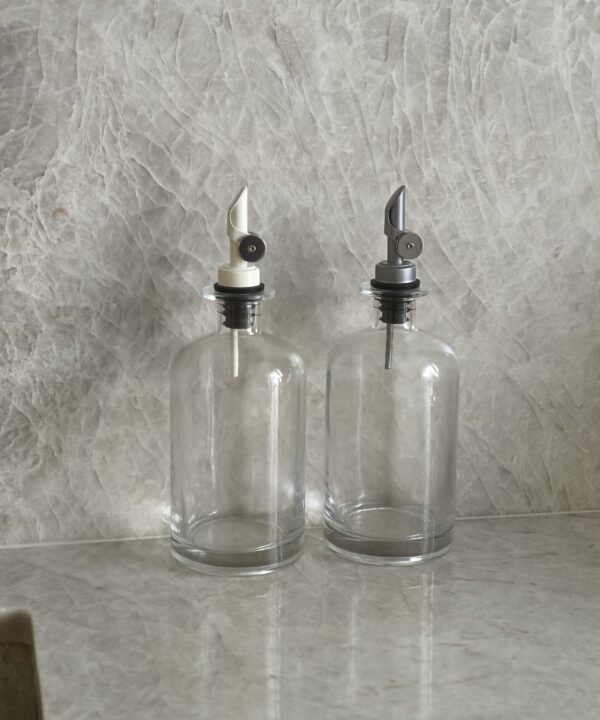 Maite glazen olie- en azijnfles 500 ml | Beige