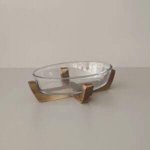 Glazen schaal op acaciahouten standaard ovaal | 23 cm