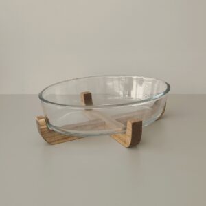 Glazen schaal op acaciahouten standaard ovaal | 26,5 cm