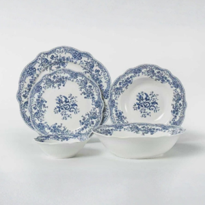 Vintage porseleinen serviesset met bloemen design | Blauw